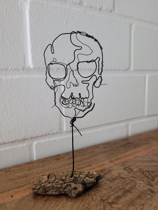 Totenkopf aus Draht, skull made of wire